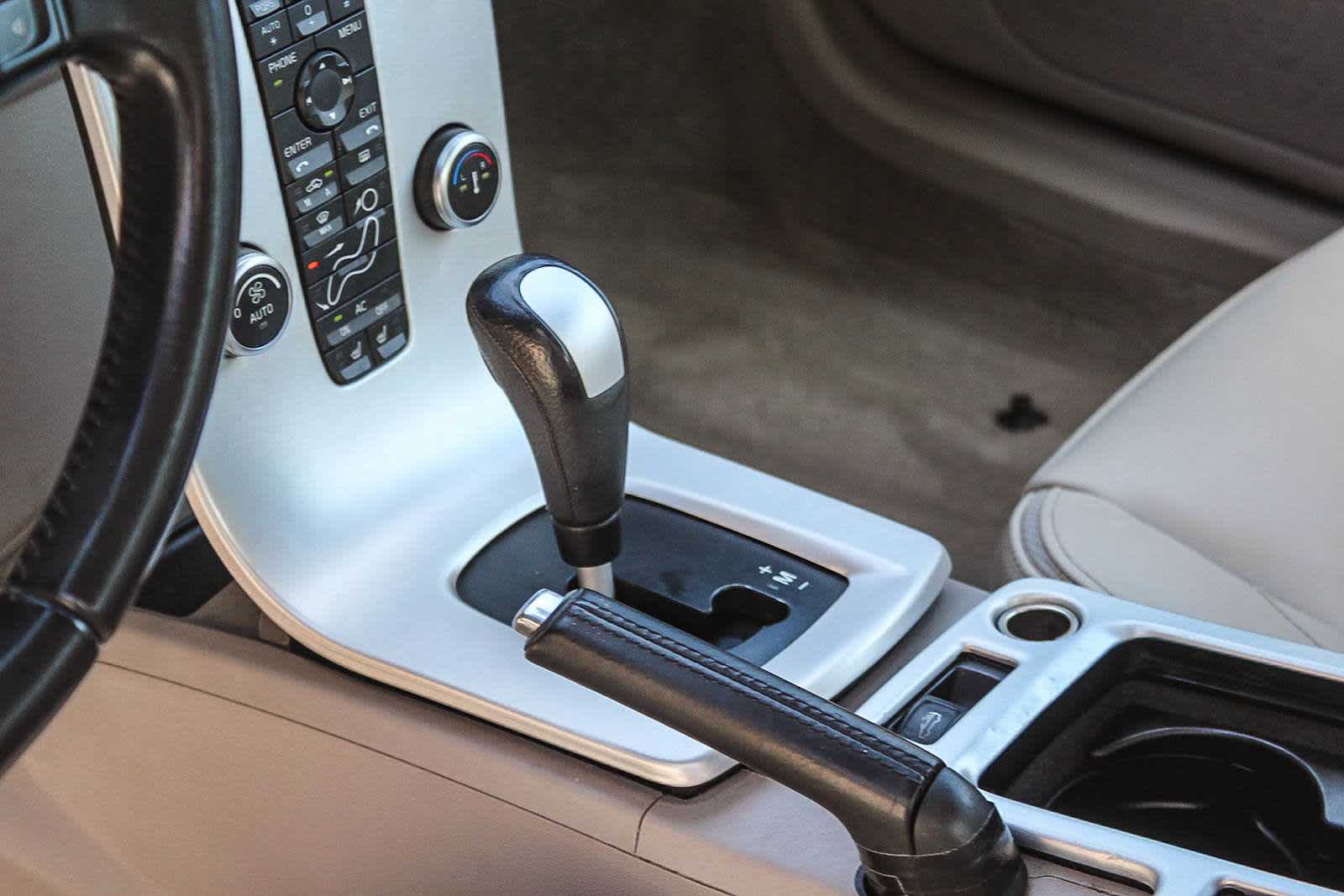 Thumbnail: 2013 Volvo C70 - 17