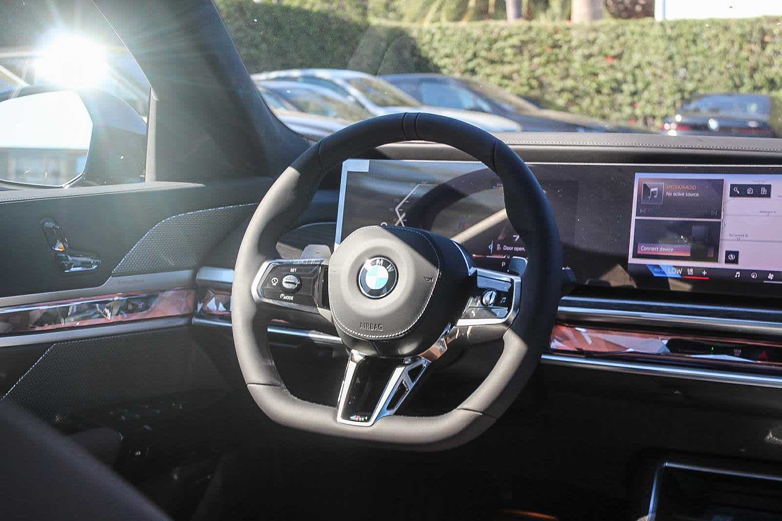 Thumbnail: 2026 BMW 7 Series - 15