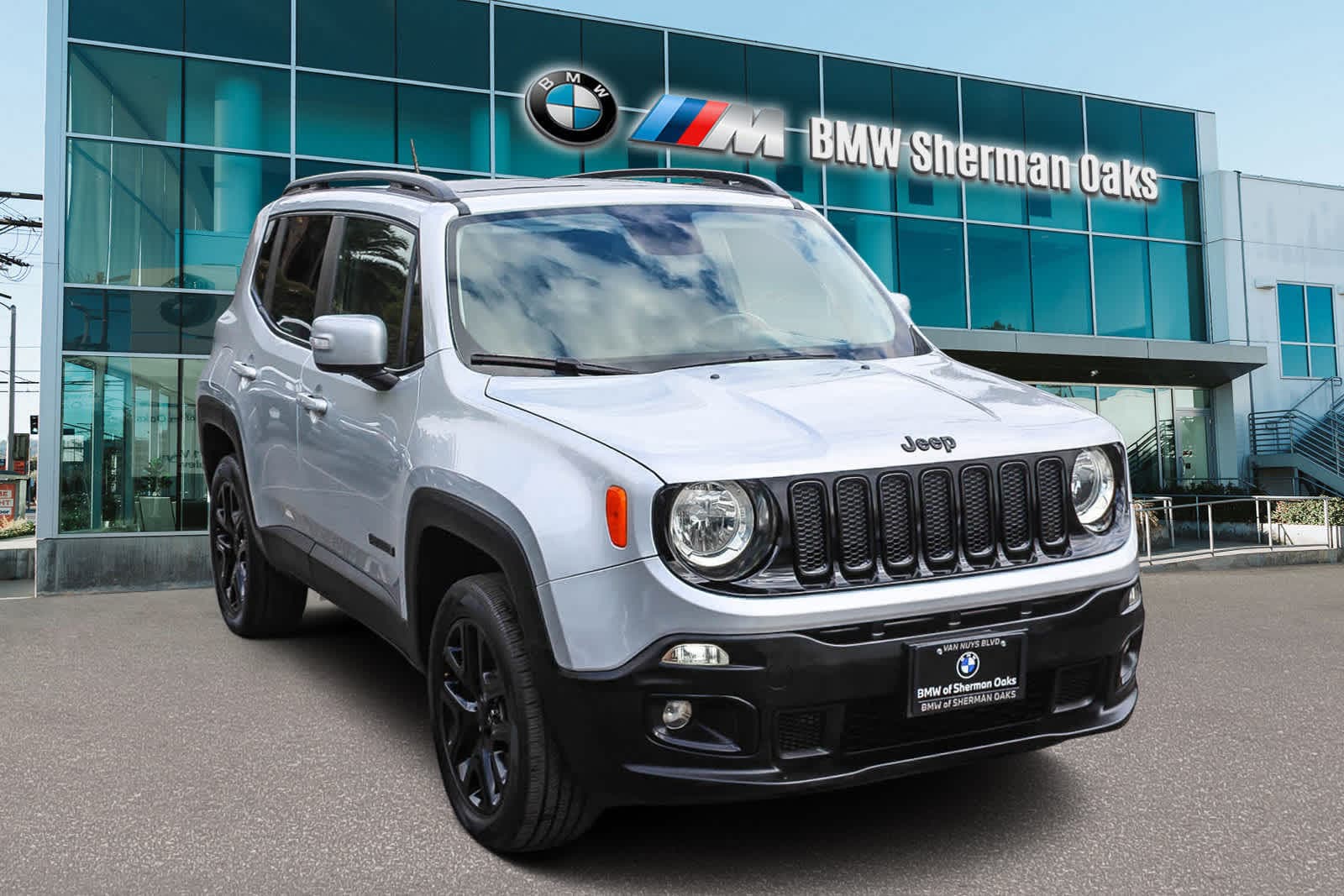 Thumbnail: 2017 Jeep Renegade - 3