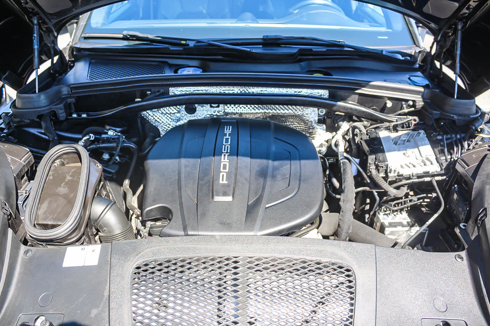 Thumbnail: 2019 Porsche Macan - 26