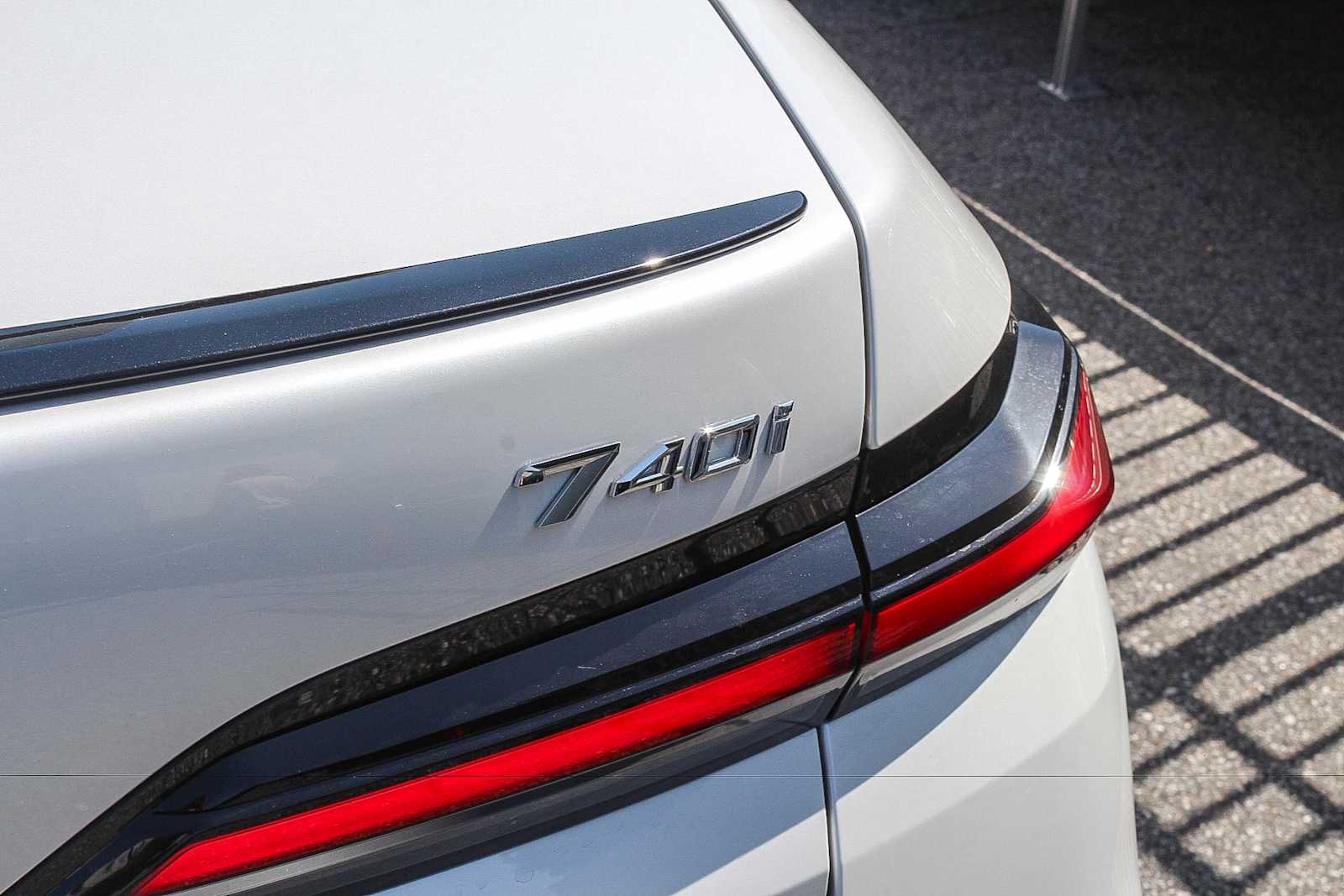 Thumbnail: 2026 BMW 7 Series - 25