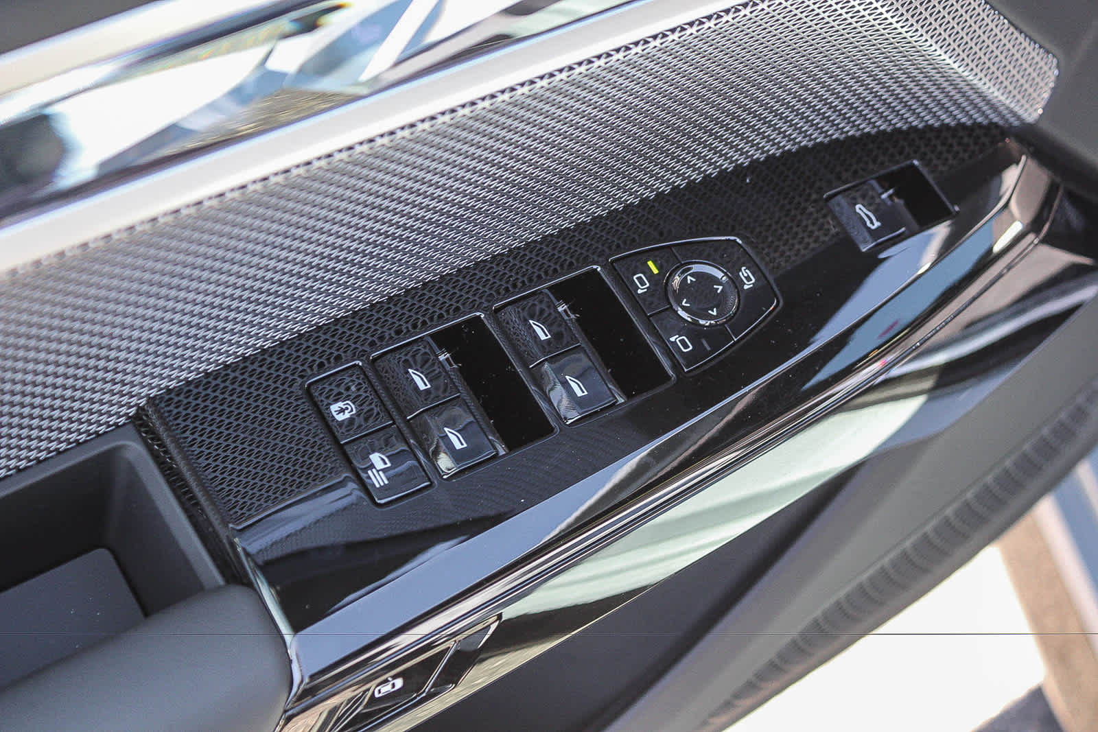 Thumbnail: 2026 BMW i7 - 19