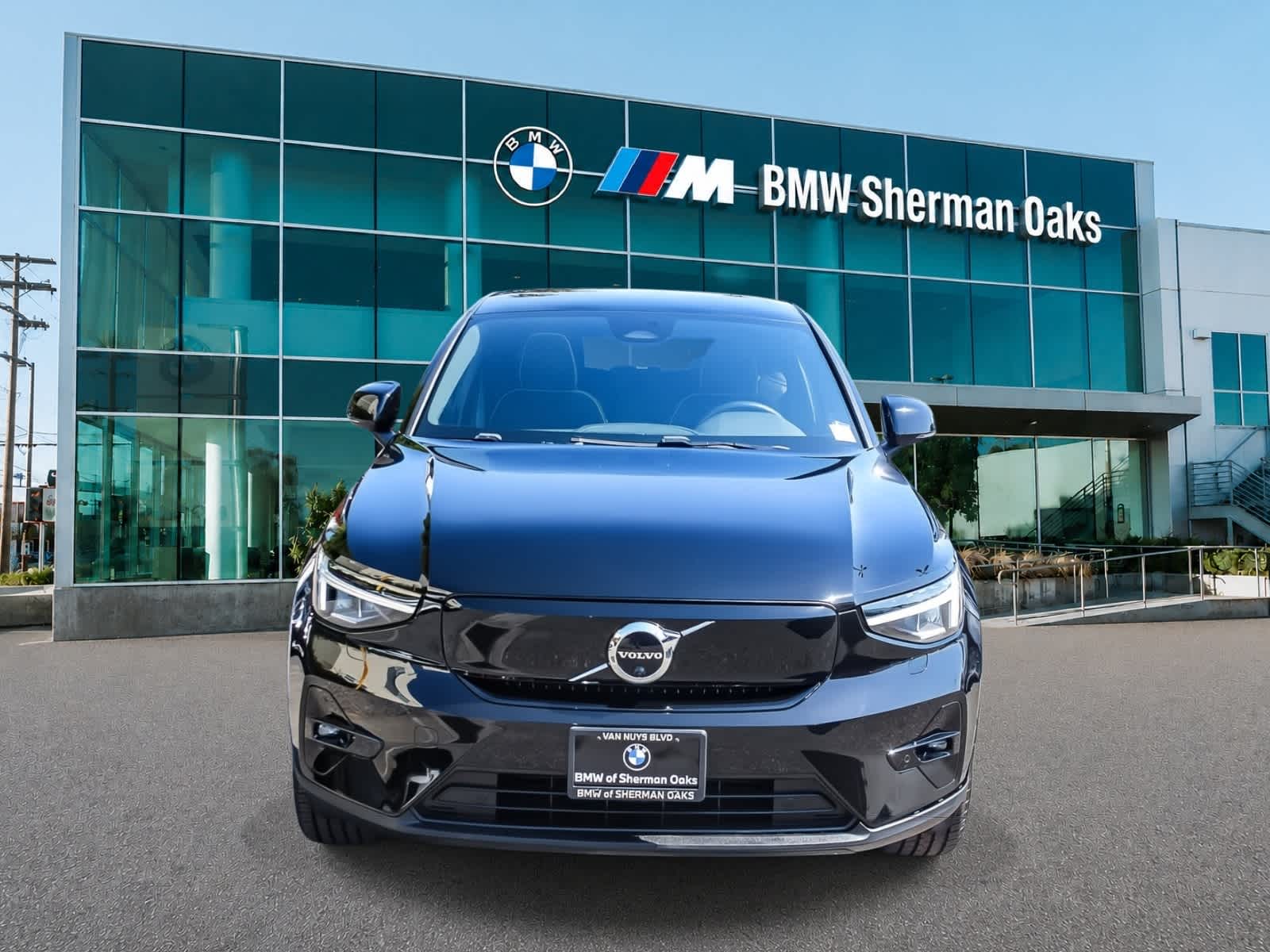 Used 2023 Volvo C40 Ultimate with VIN YV4ED3GM4P2027606 for sale in Los Angeles, CA