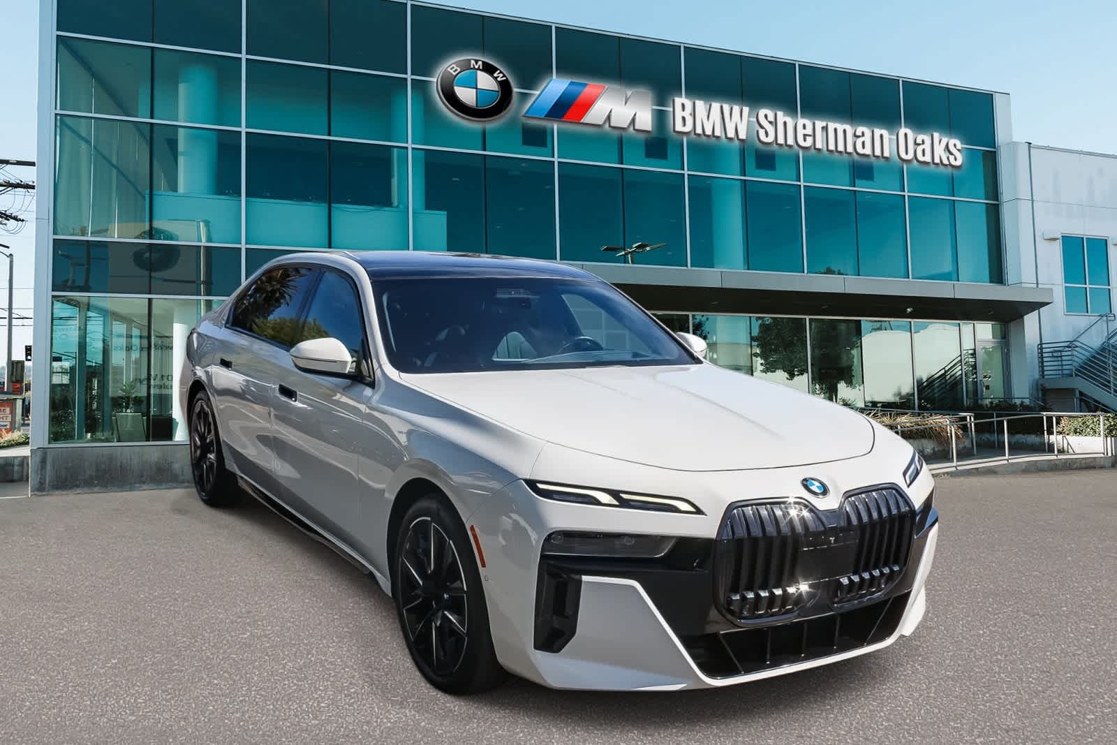 2023 BMW 740i photo 2