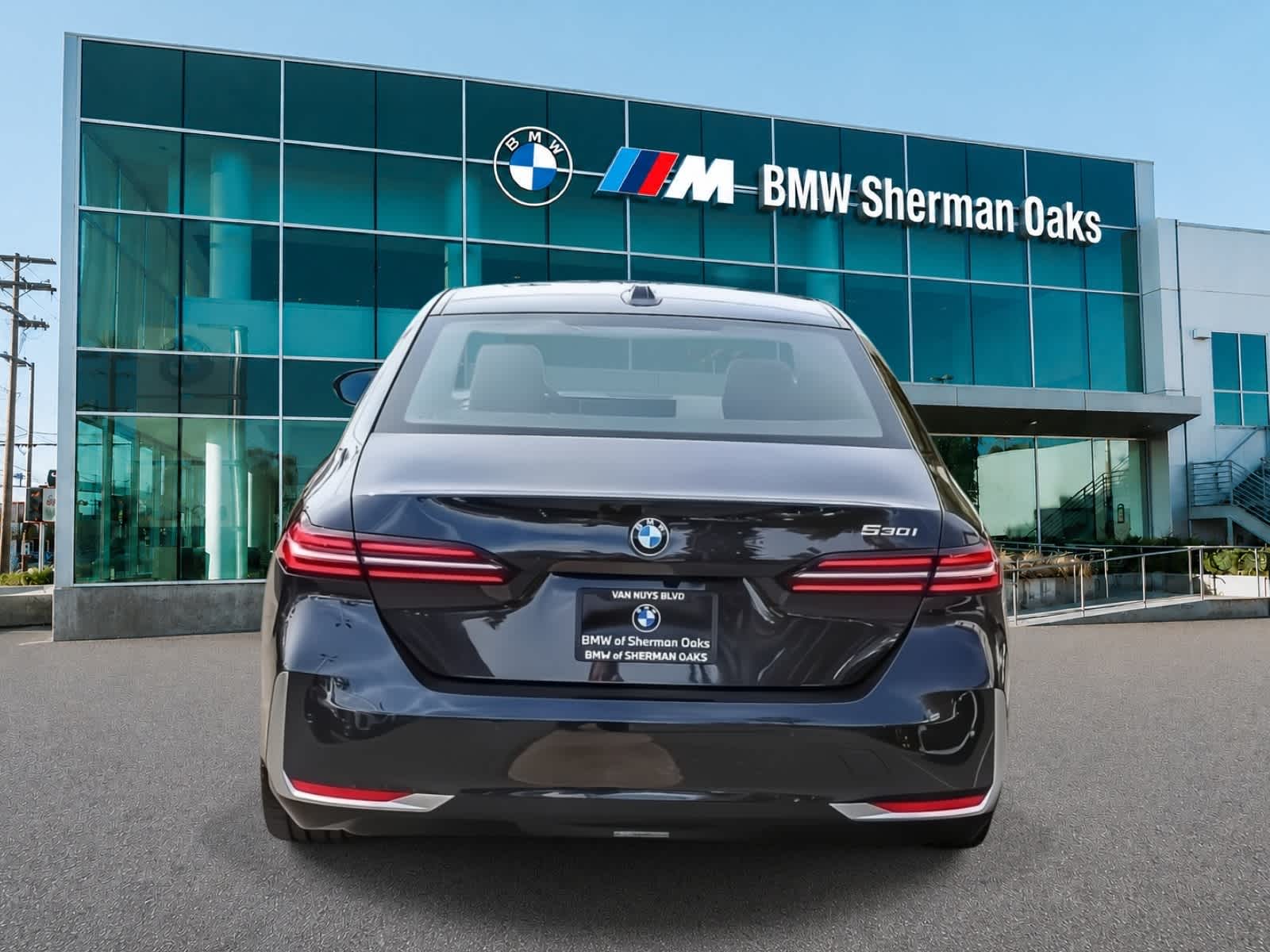 Thumbnail: 2026 BMW 5 Series - 5
