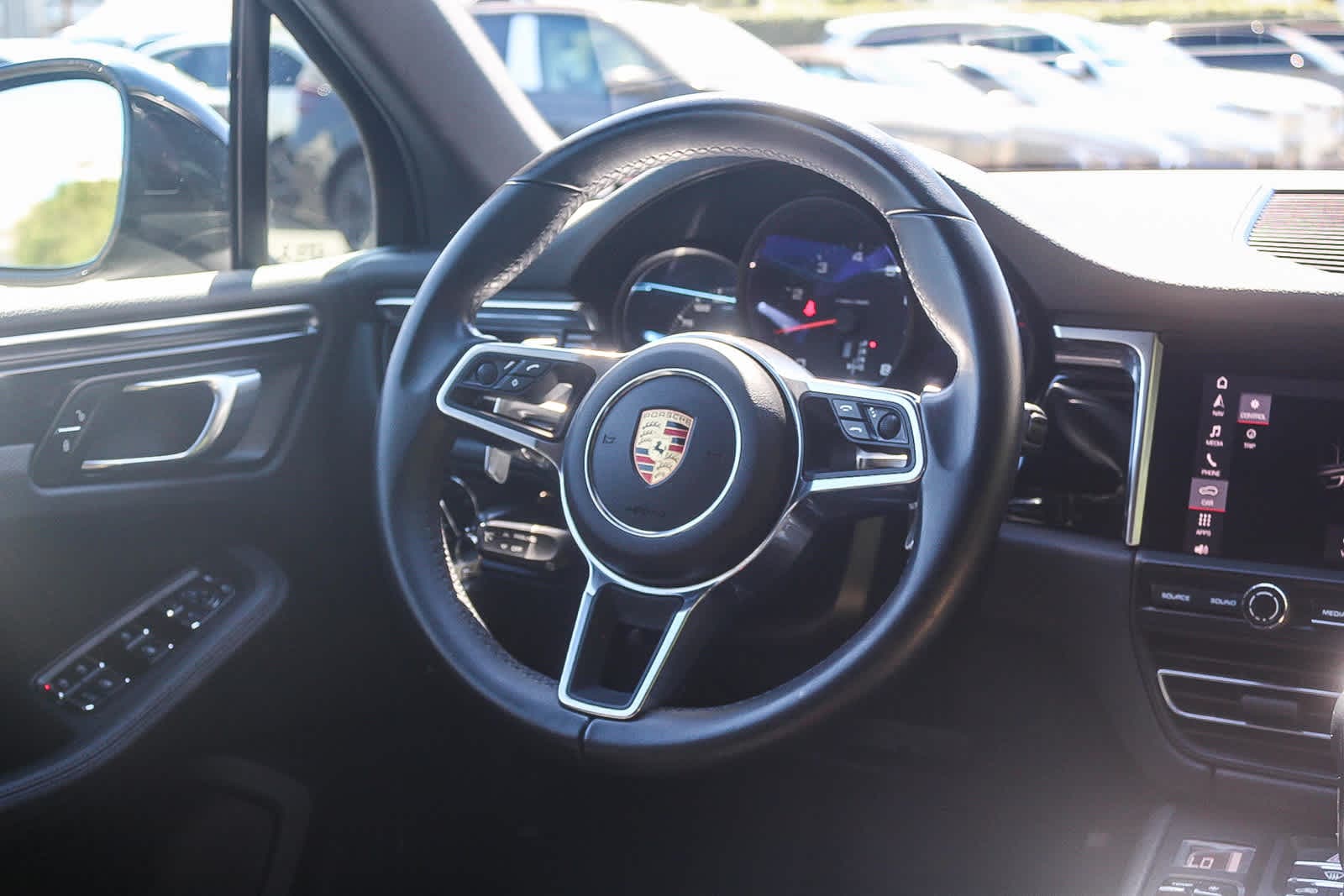 Thumbnail: 2019 Porsche Macan - 15