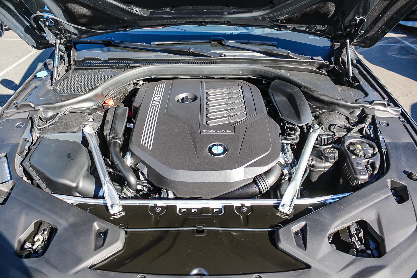 Thumbnail: 2026 BMW 8 Series - 26