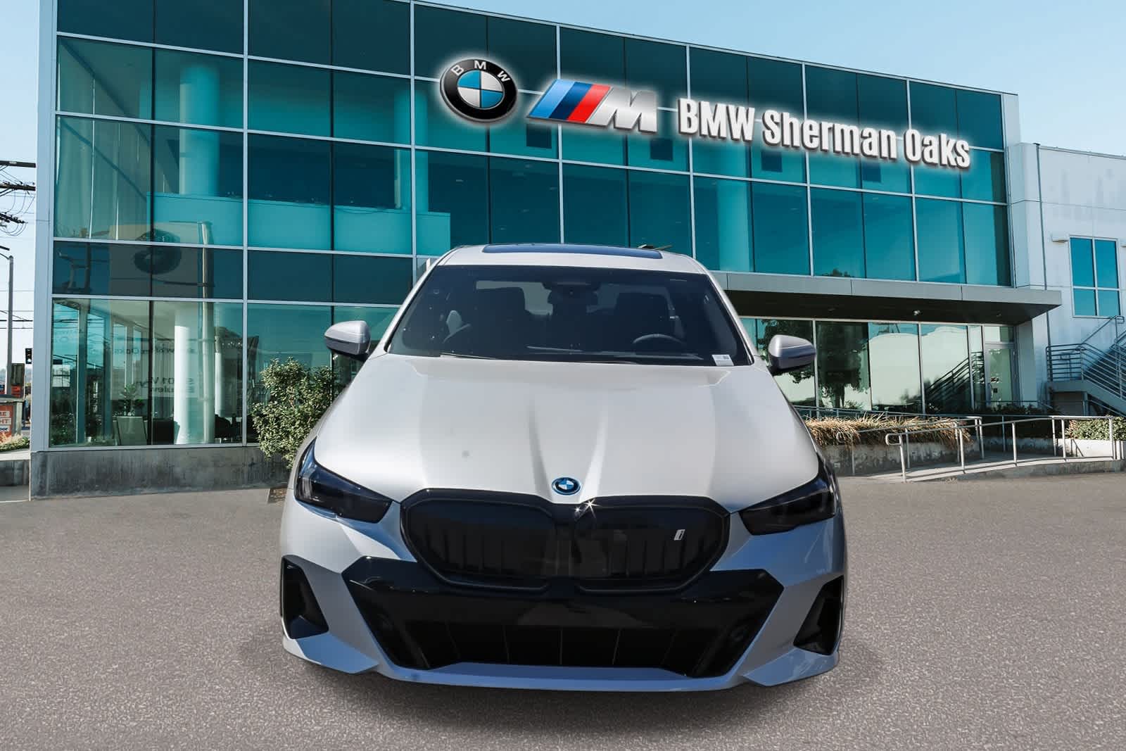 Thumbnail: 2026 BMW i5 - 2