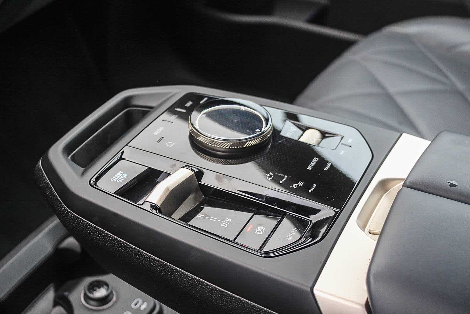 Thumbnail: 2023 BMW iX - 19