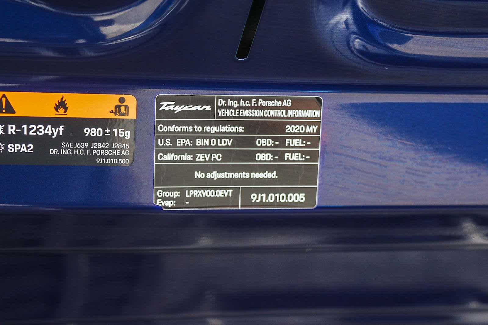 Thumbnail: 2020 Porsche Taycan - 28