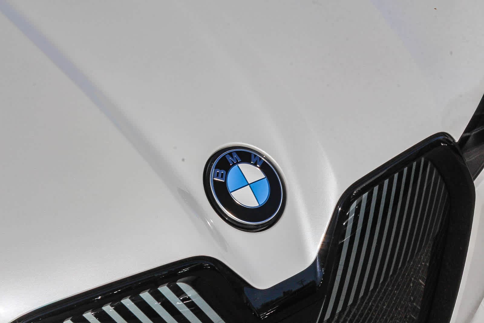 Thumbnail: 2026 BMW iX - 11