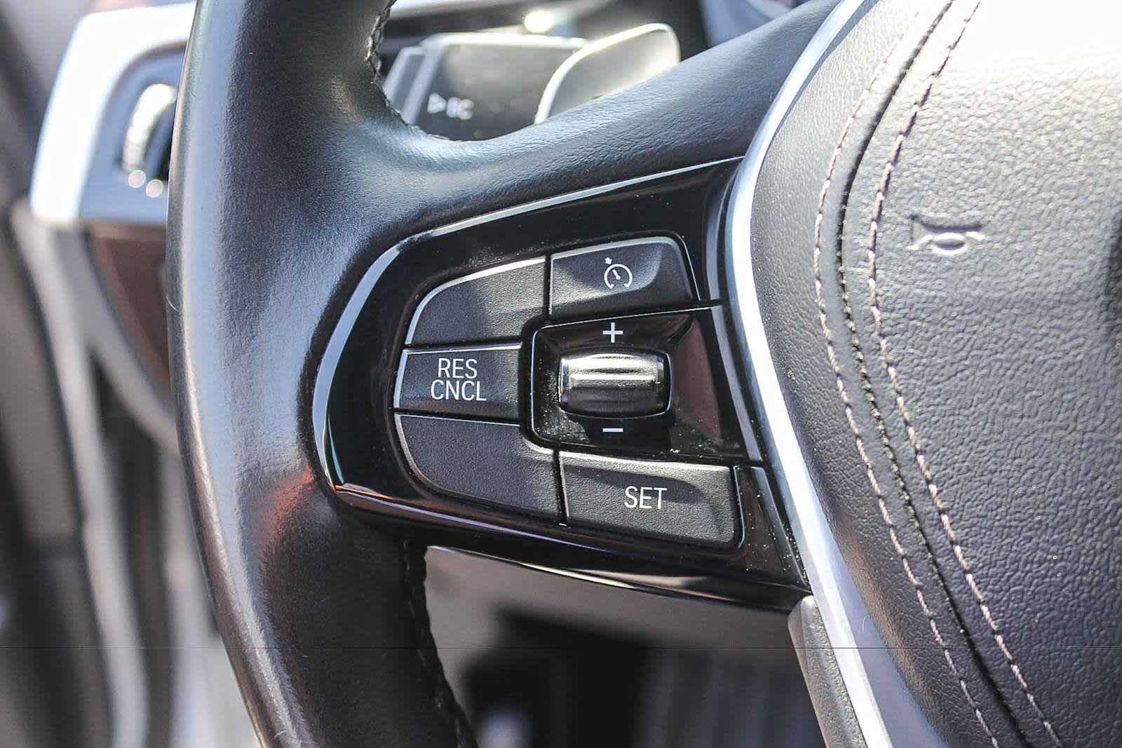 2019 BMW 5 Series 530e - Photo 21