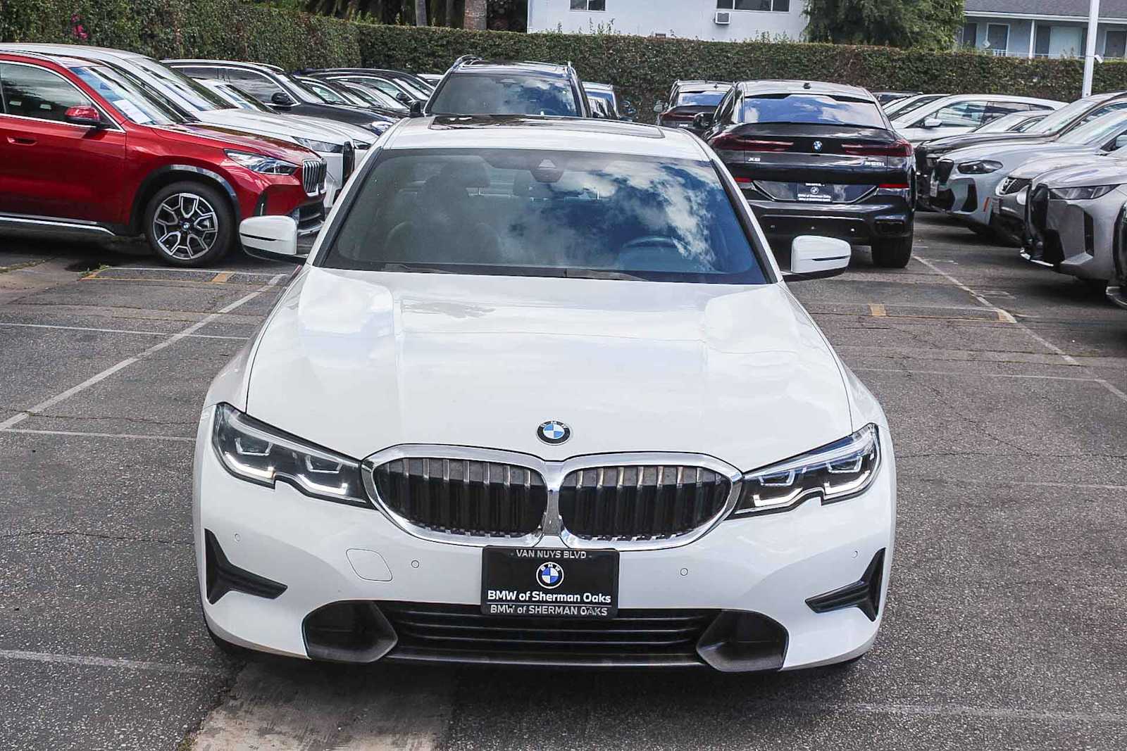 2020 BMW 330i photo 2