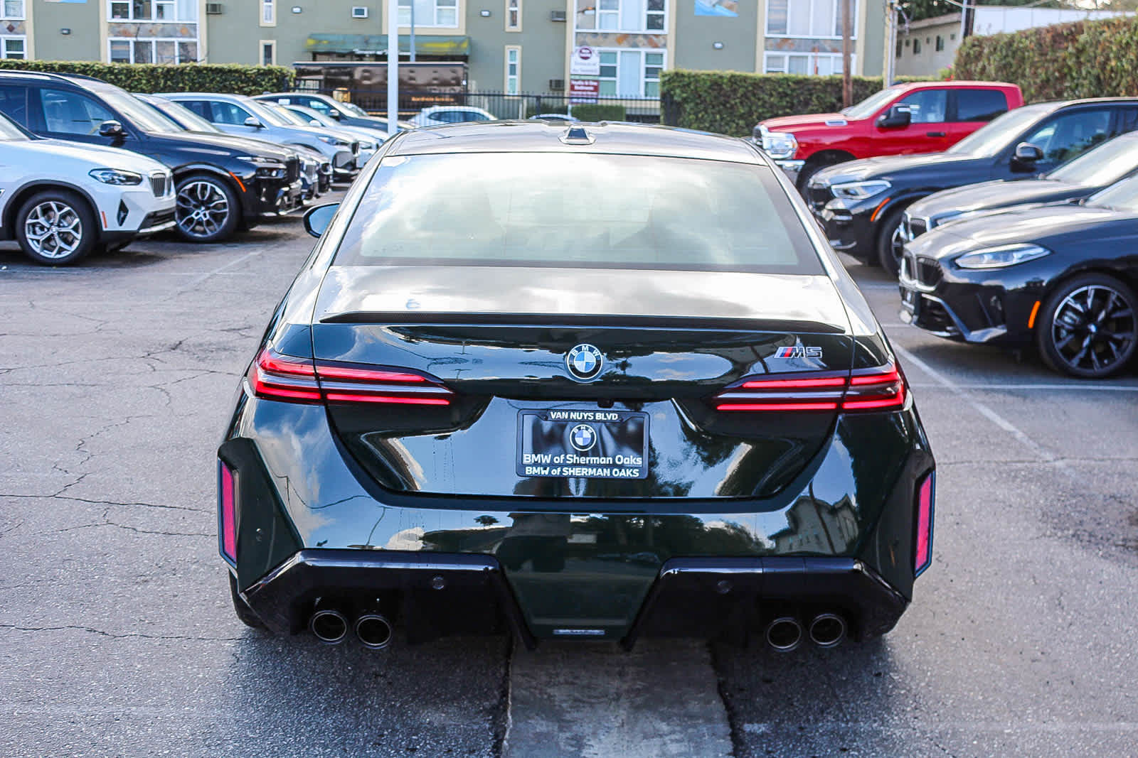 Thumbnail: 2026 BMW M5 - 9