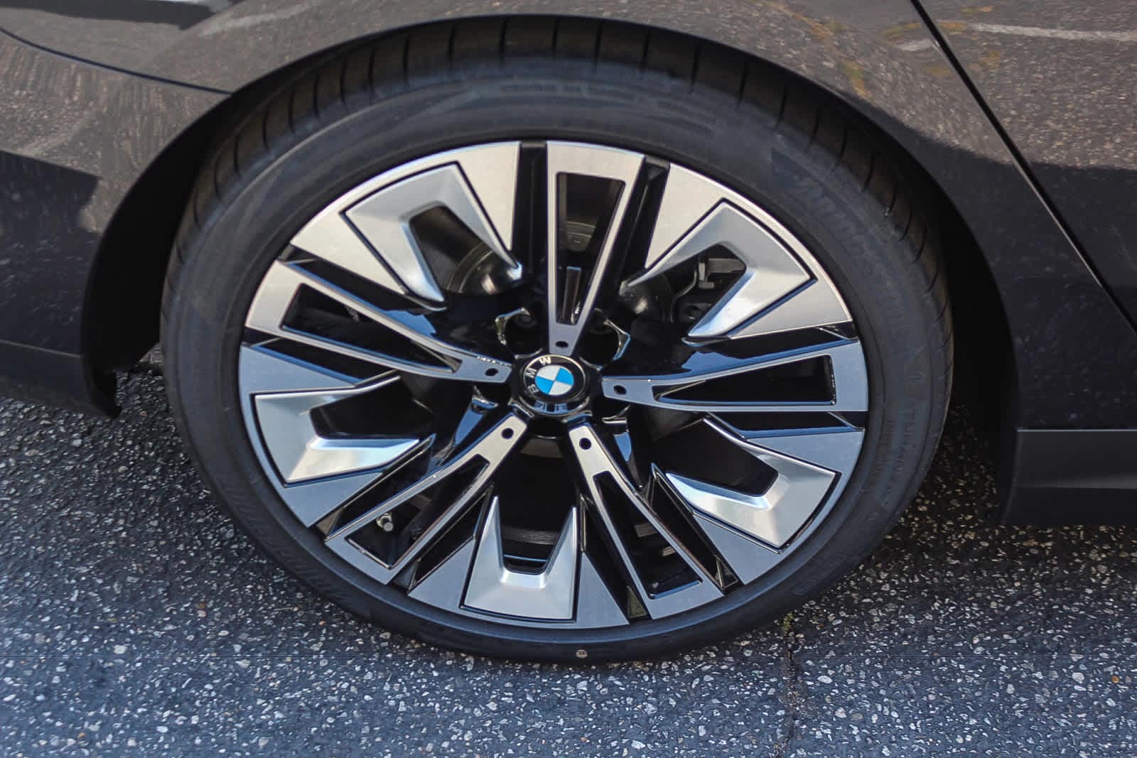 Thumbnail: 2026 BMW i5 - 8