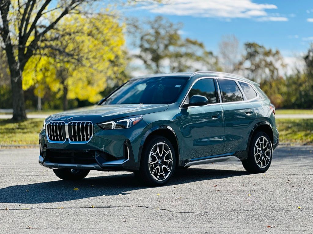 2026 BMW X1 28i's photo