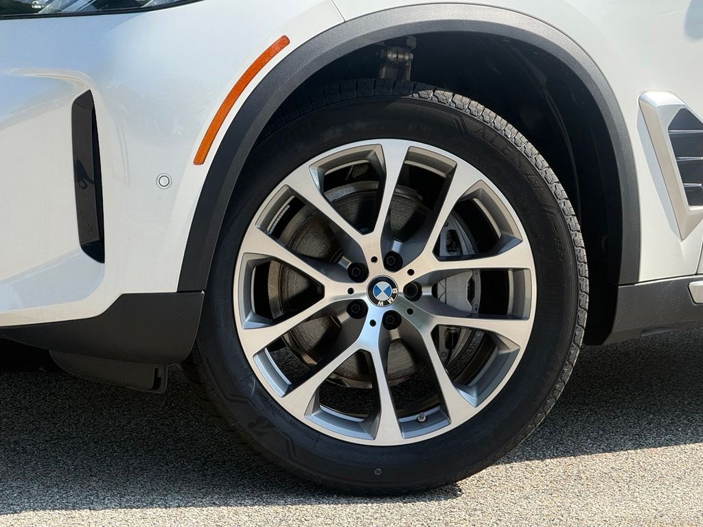 New 2026 BMW X5 xDrive40i SUV