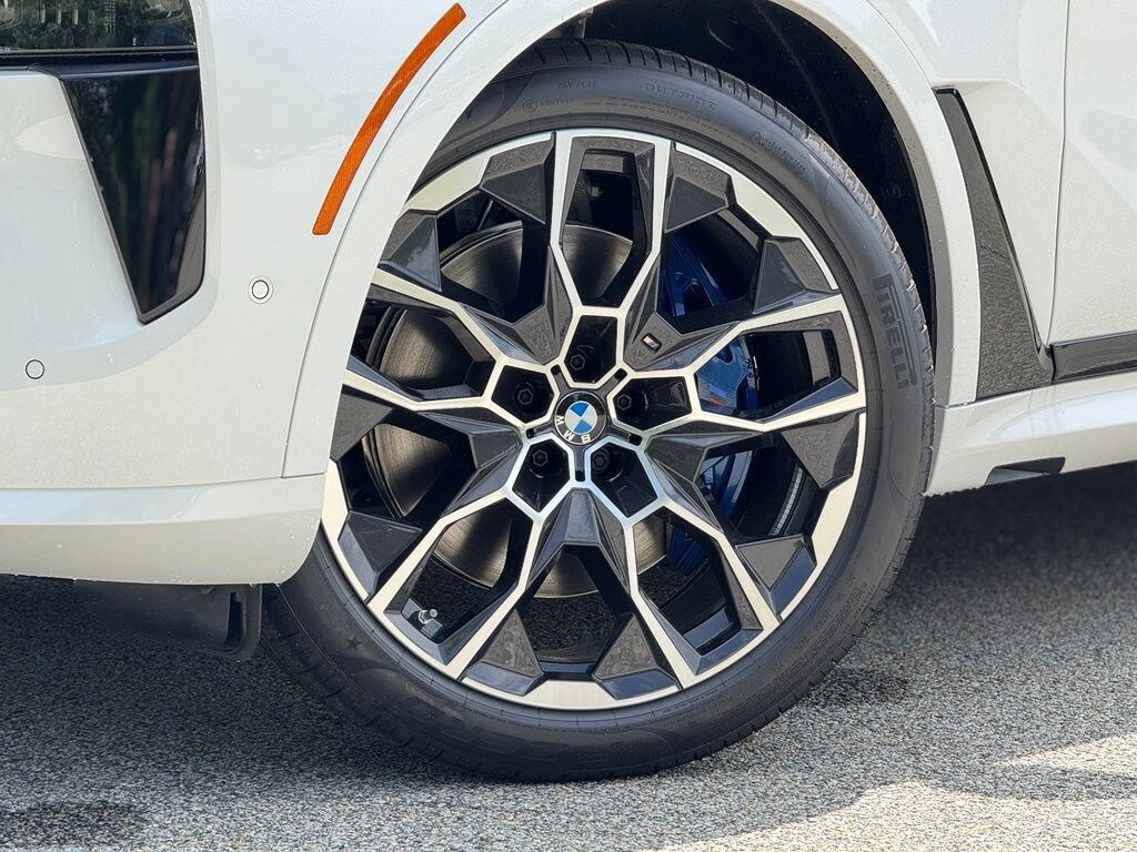 New 2027 BMW X7 M60i SUV