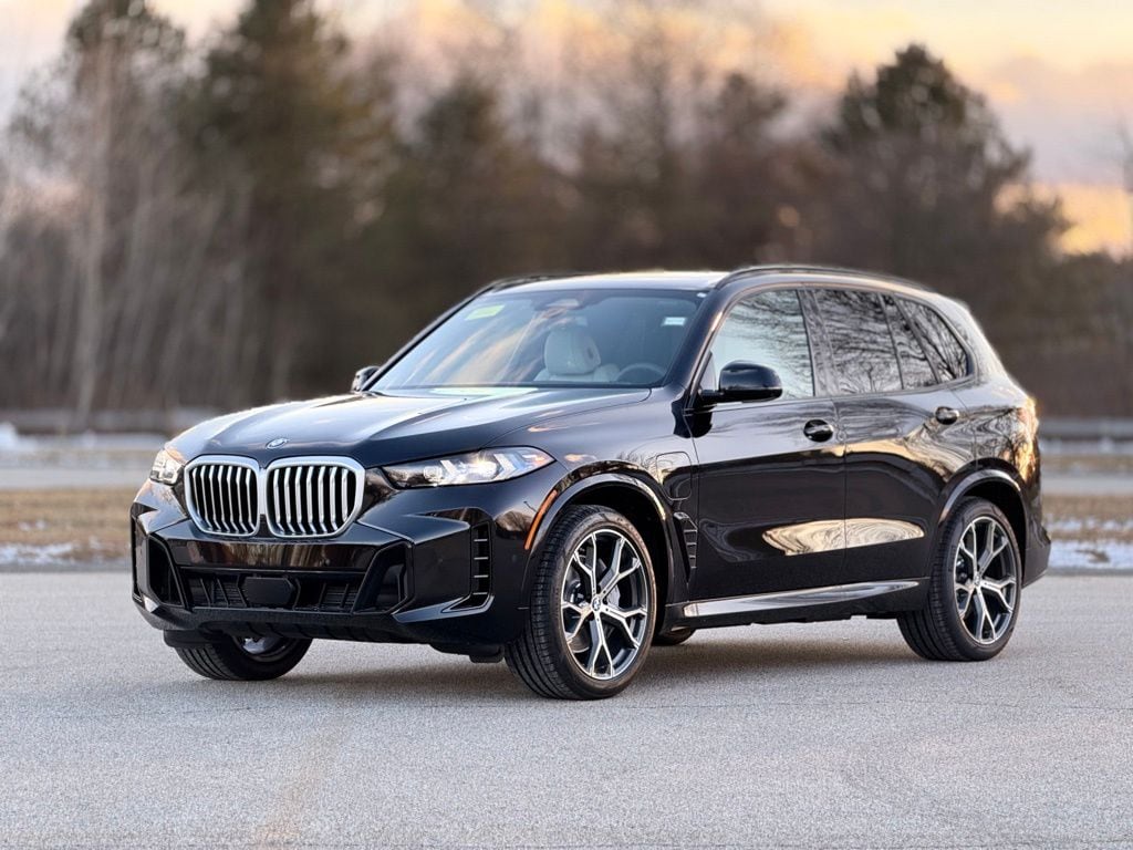2026 BMW X5 50e's photo