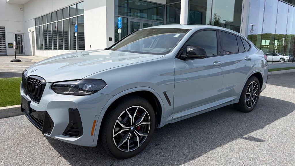 2025 BMW X4 M40i's photo