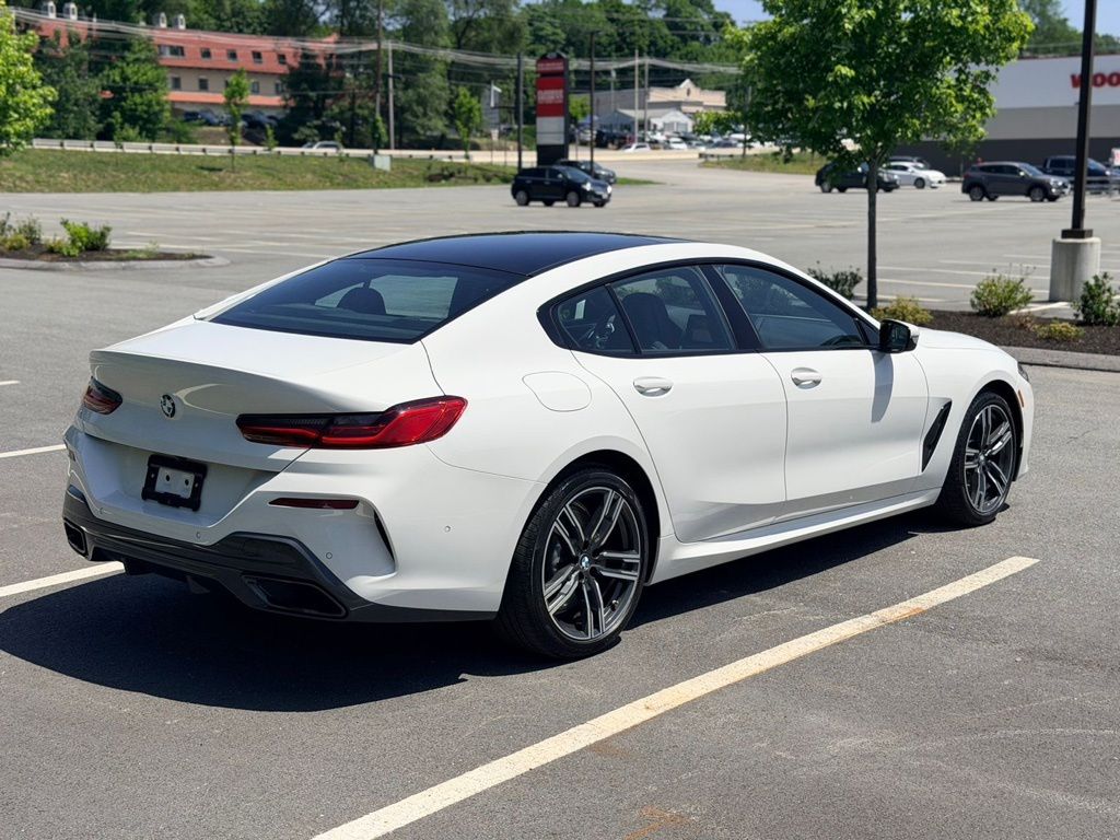 2025 BMW 8 Series 840i - Photo 6