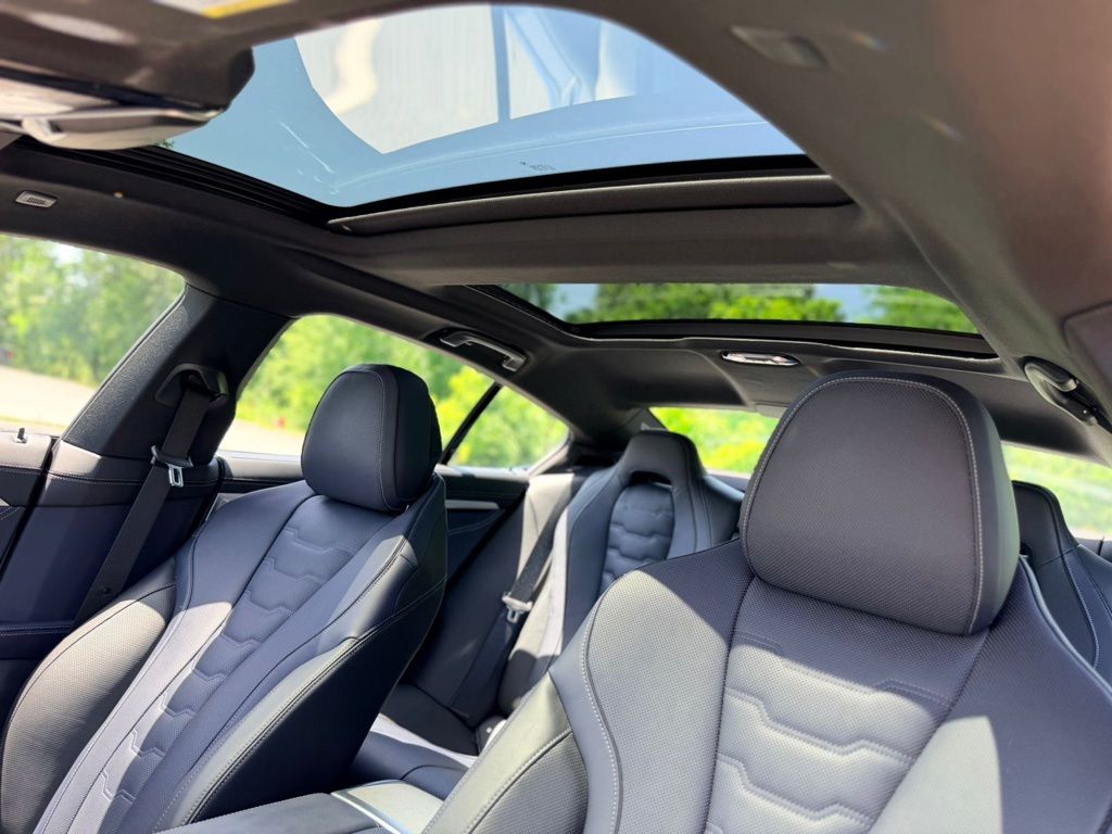2025 BMW 8 Series 840i - Photo 12
