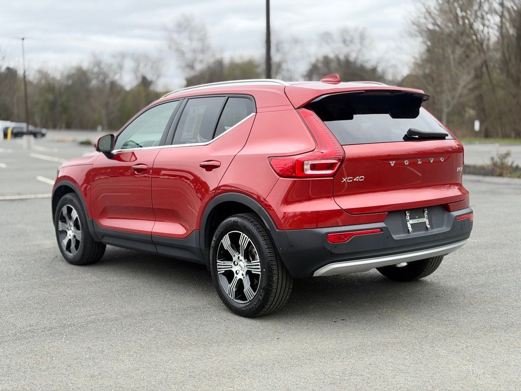Used 2022 Volvo XC40 T5 AWD Inscription SUV