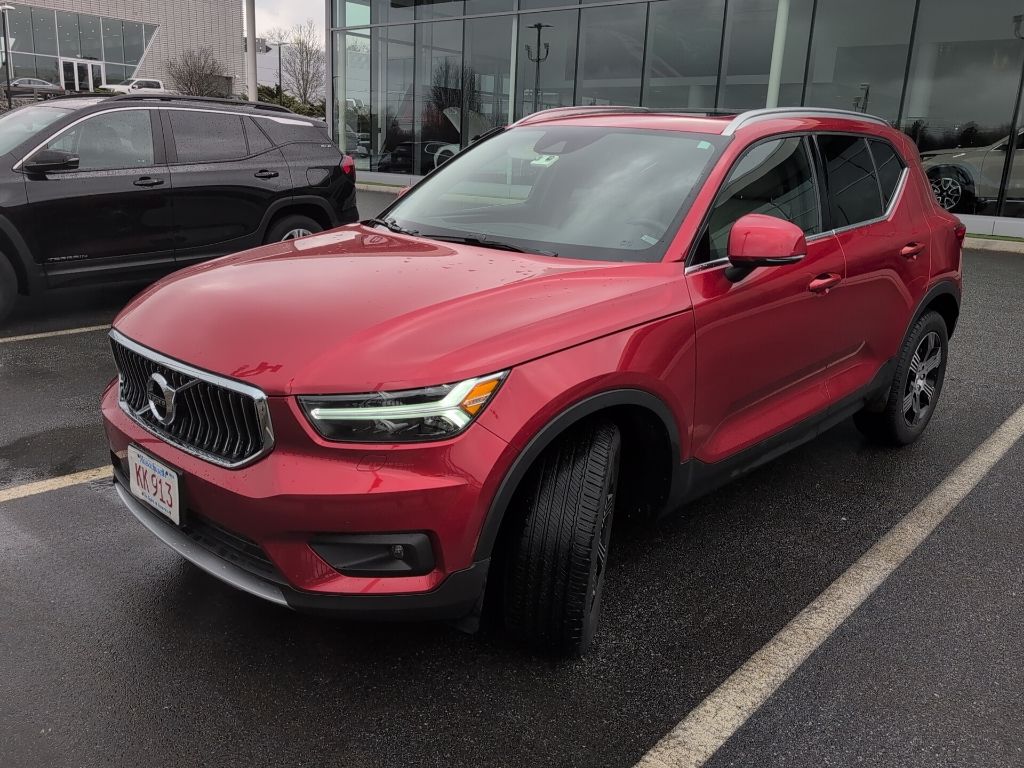2022 Volvo XC40