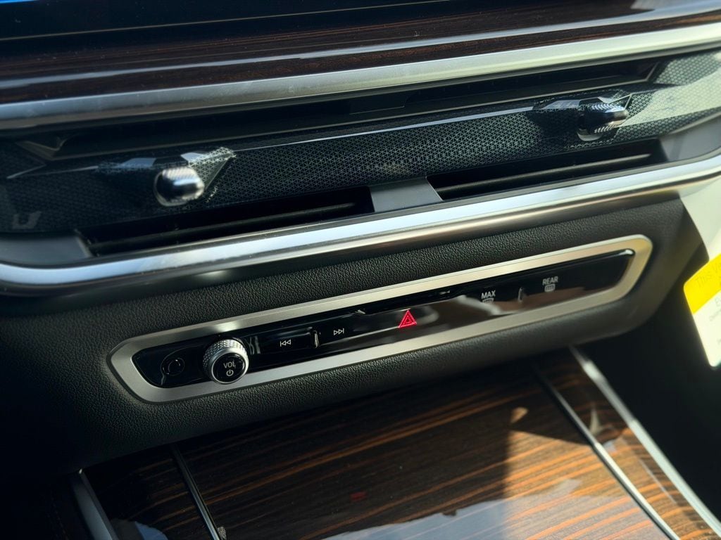 2026 BMW X5 40i - Photo 17
