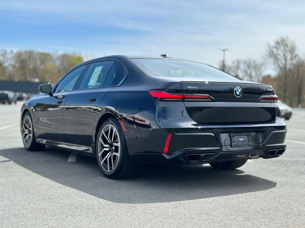 Certified 2023 BMW 760i xDrive Sedan