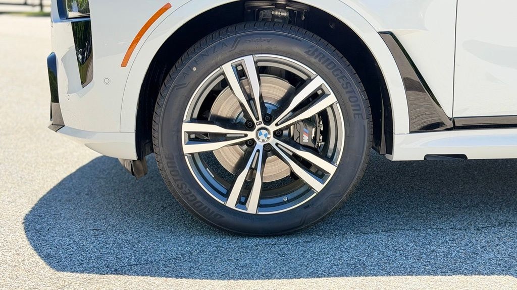 New 2027 BMW X7 M60i SUV