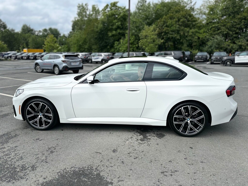 2023 Bmw 230i xDrive Coupe photo 3