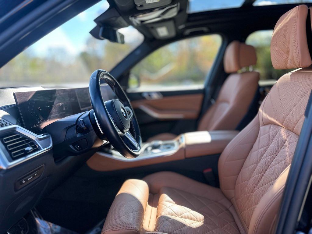 2025 BMW X5 M60i - Photo 11