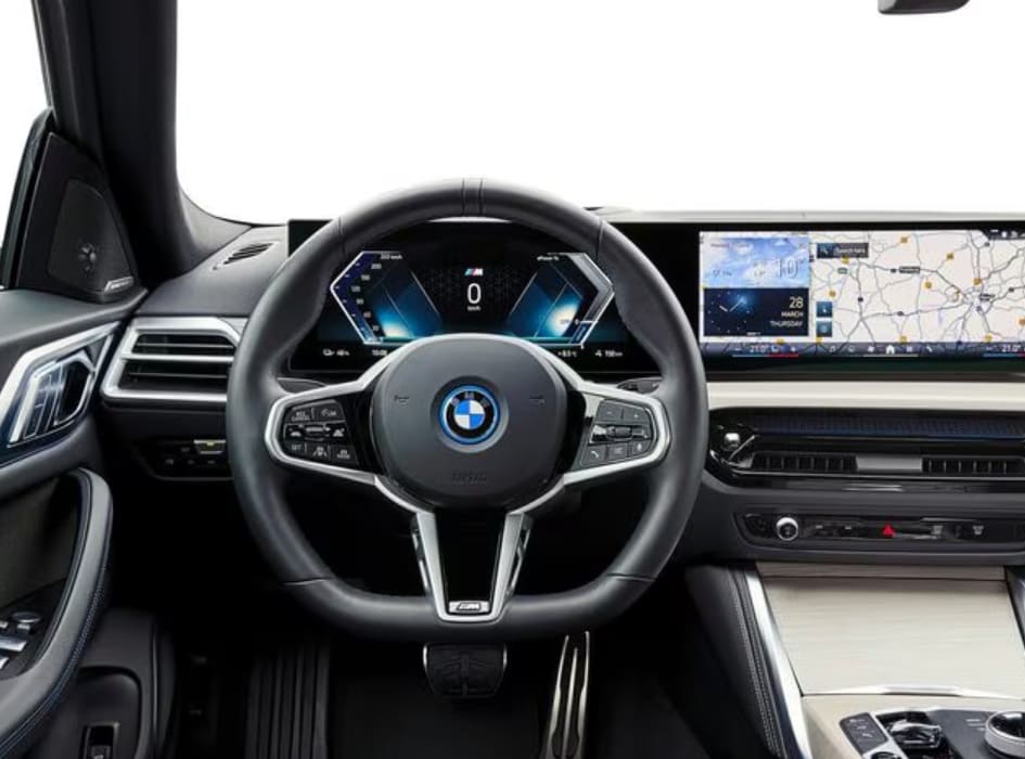 BMW i4 dashboard view
