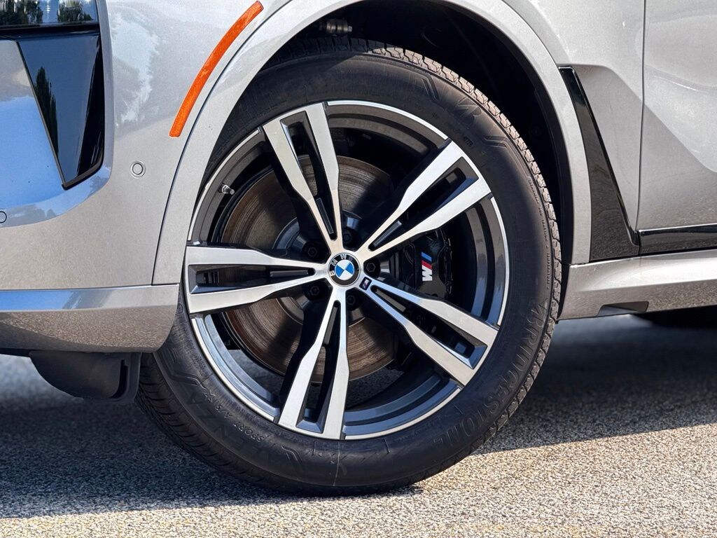 New 2027 BMW X7 xDrive40i SUV