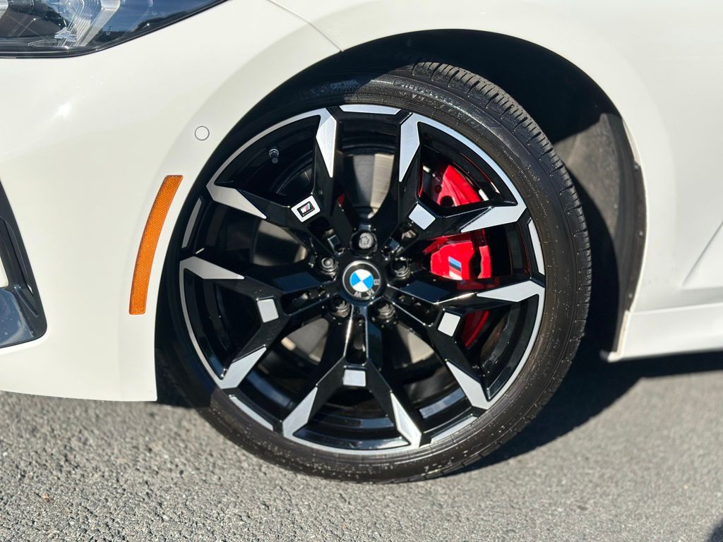 2025 Bmw 330i xDrive photo 2