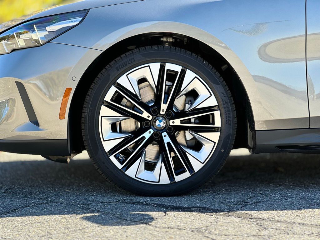 2026 Bmw 530i xDrive photo 2