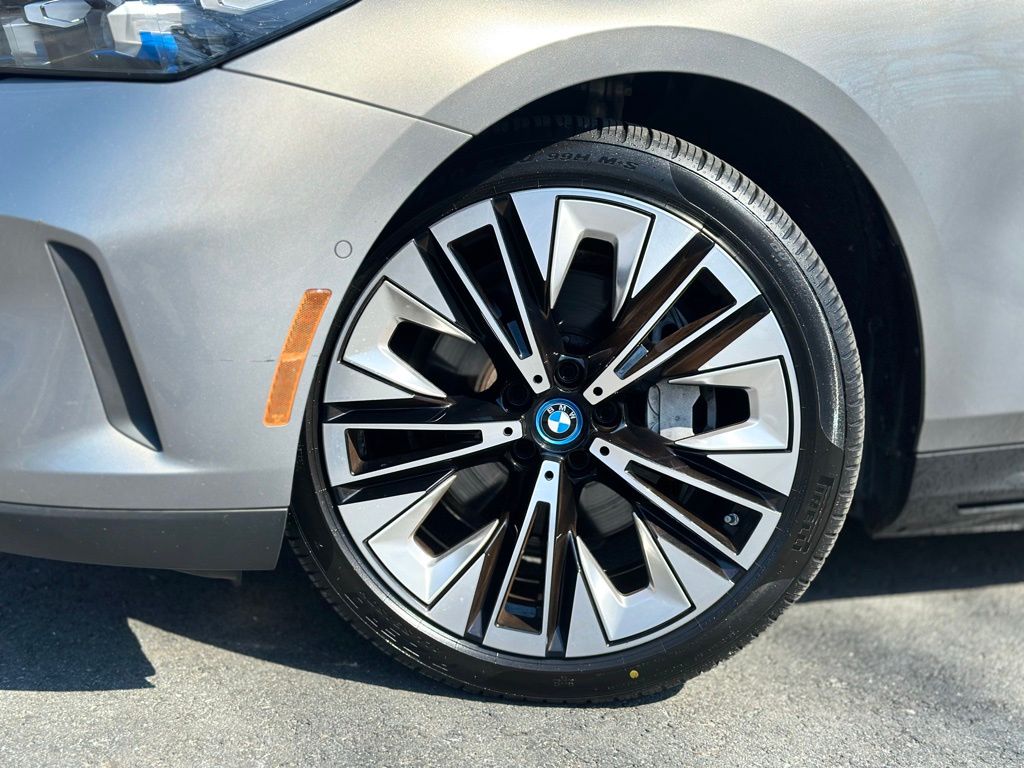 Certified 2025 BMW i5 40 with VIN WBY13HG01SCT65822 for sale in Shrewsbury, MA