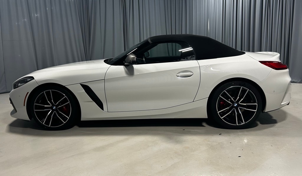 Certified 2022 BMW Z4 Base with VIN WBAHF9C07NWX41801 for sale in Shrewsbury, MA