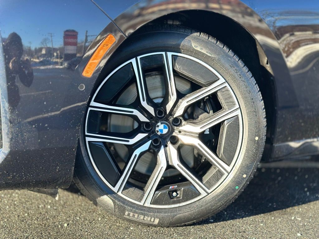 Certified 2025 BMW 740i xDrive Sedan