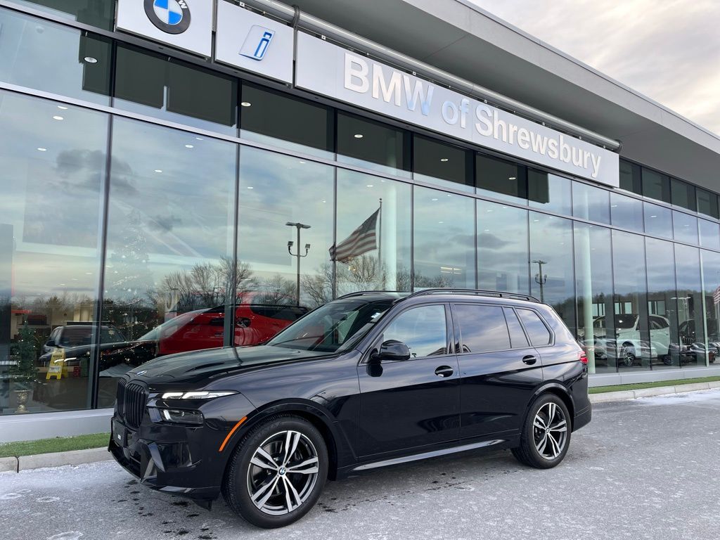 2026 BMW X7 40i's photo