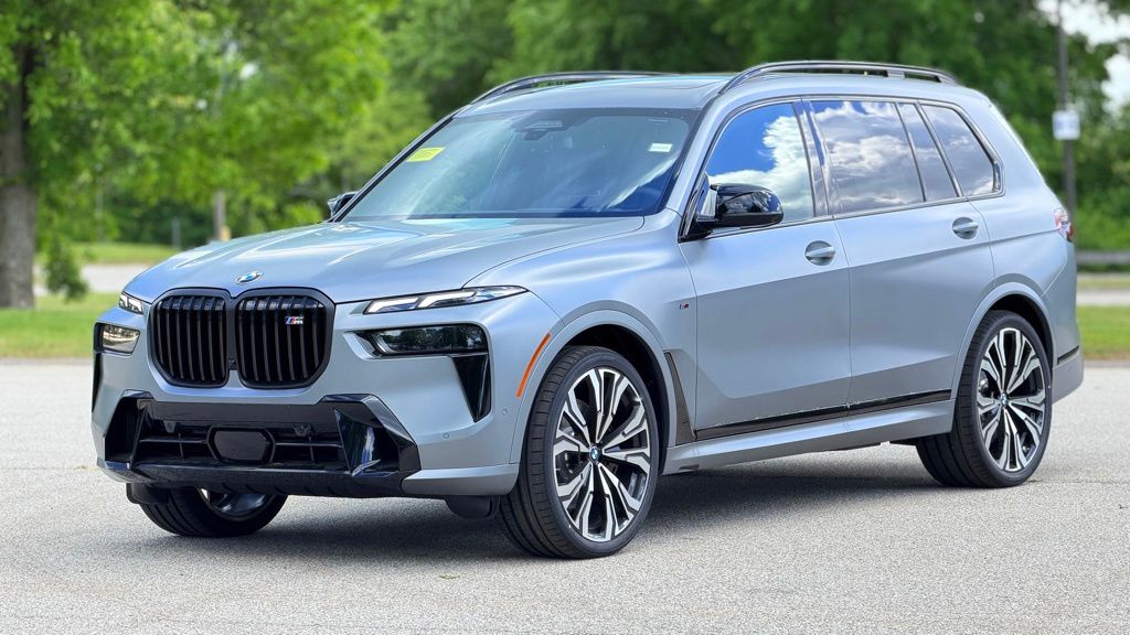 2027 BMW X7 M60i's photo