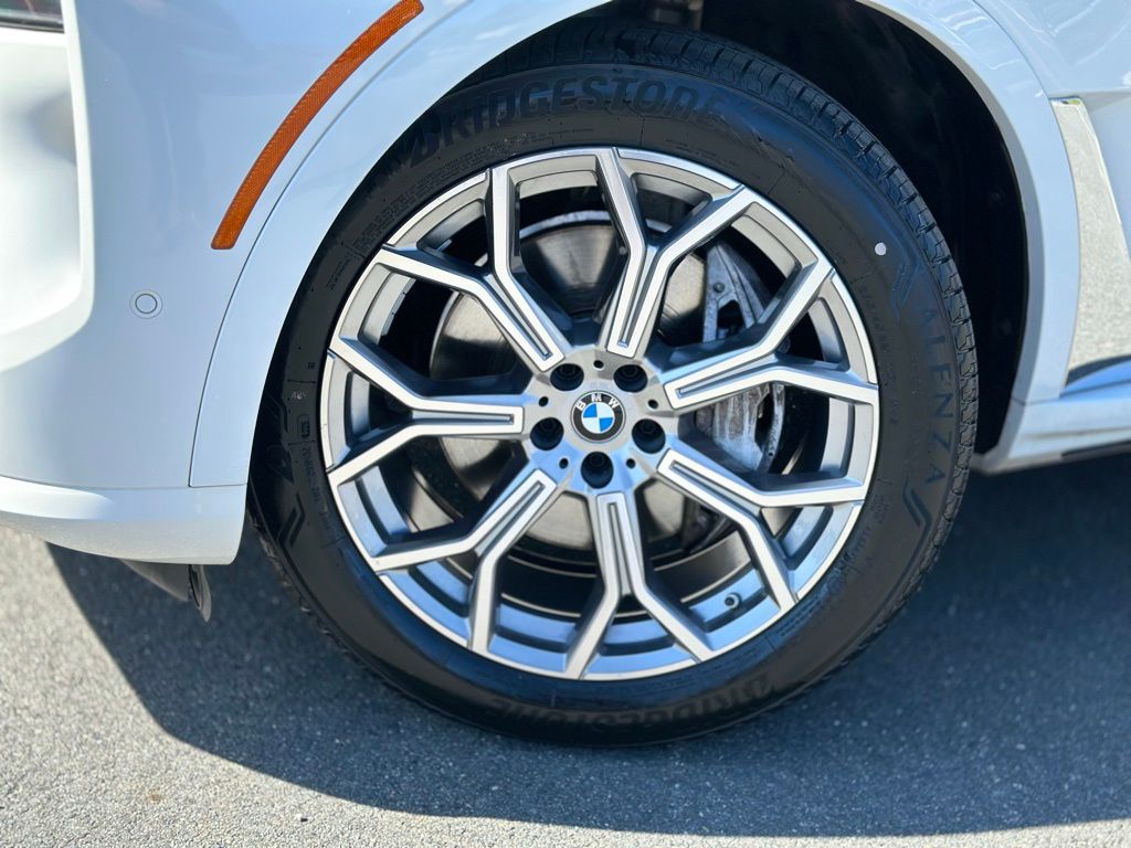 2024 Bmw X7 xDrive40i photo 2