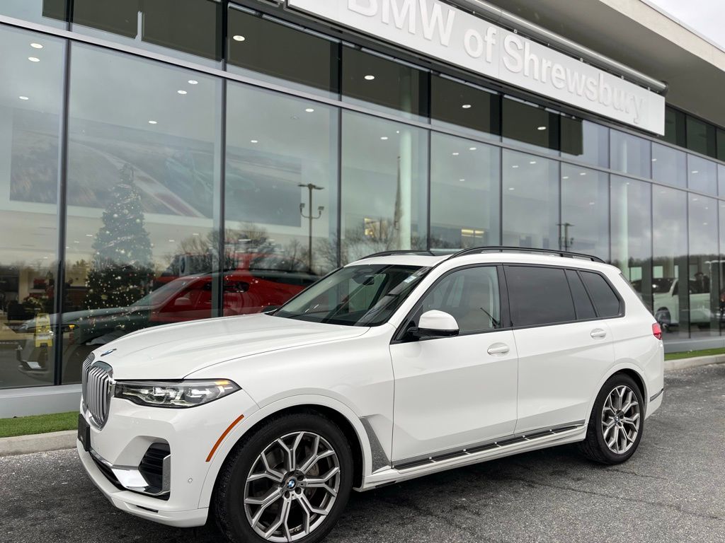 2022 BMW X7 40i's photo