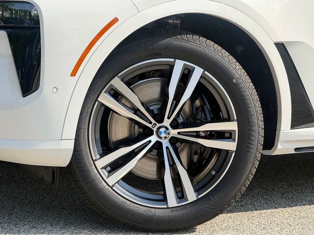 New 2027 BMW X7 xDrive40i SUV
