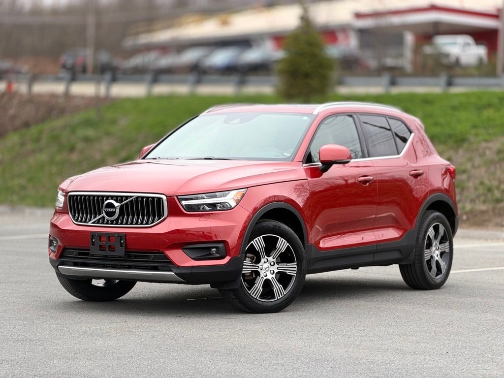Used 2022 Volvo XC40 T5 AWD Inscription SUV