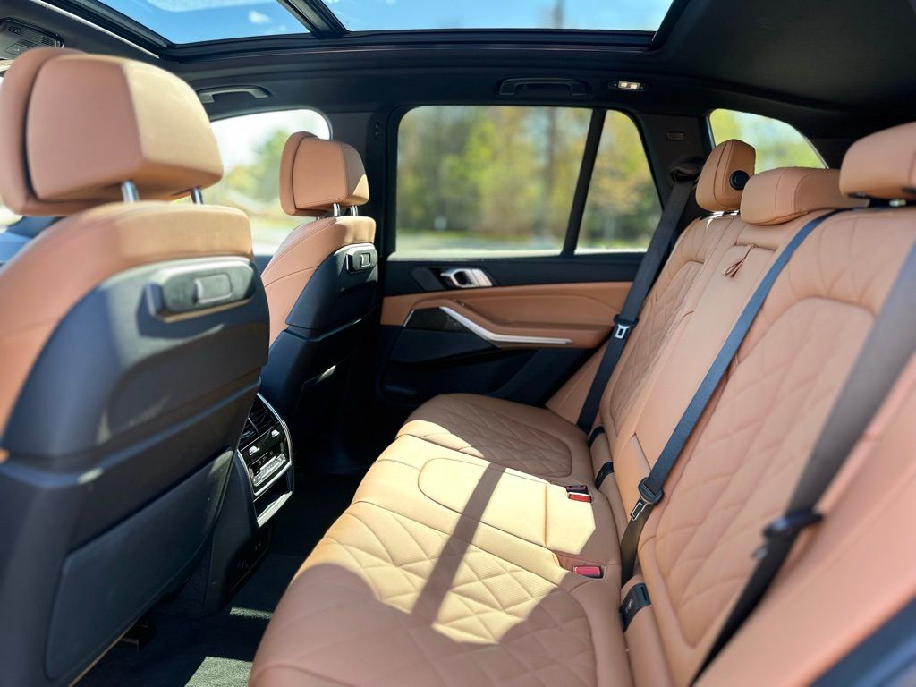 2025 BMW X5 M60i - Photo 16