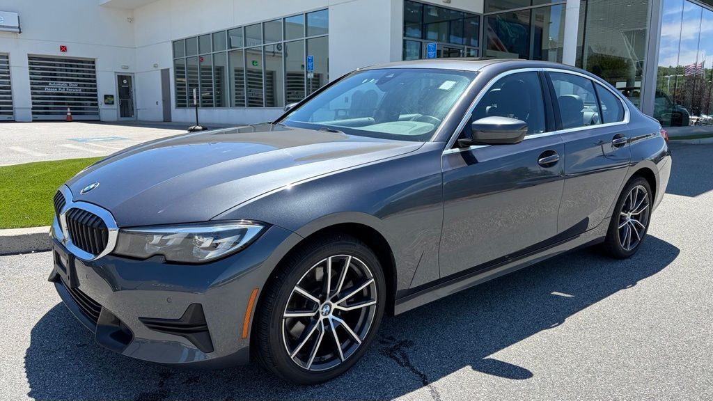 2020 BMW 3 Series 330i xDrive Sedan's photo
