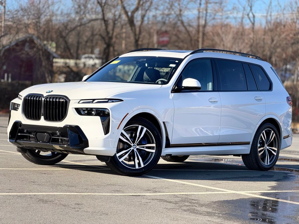 2026 BMW X7 40i's photo
