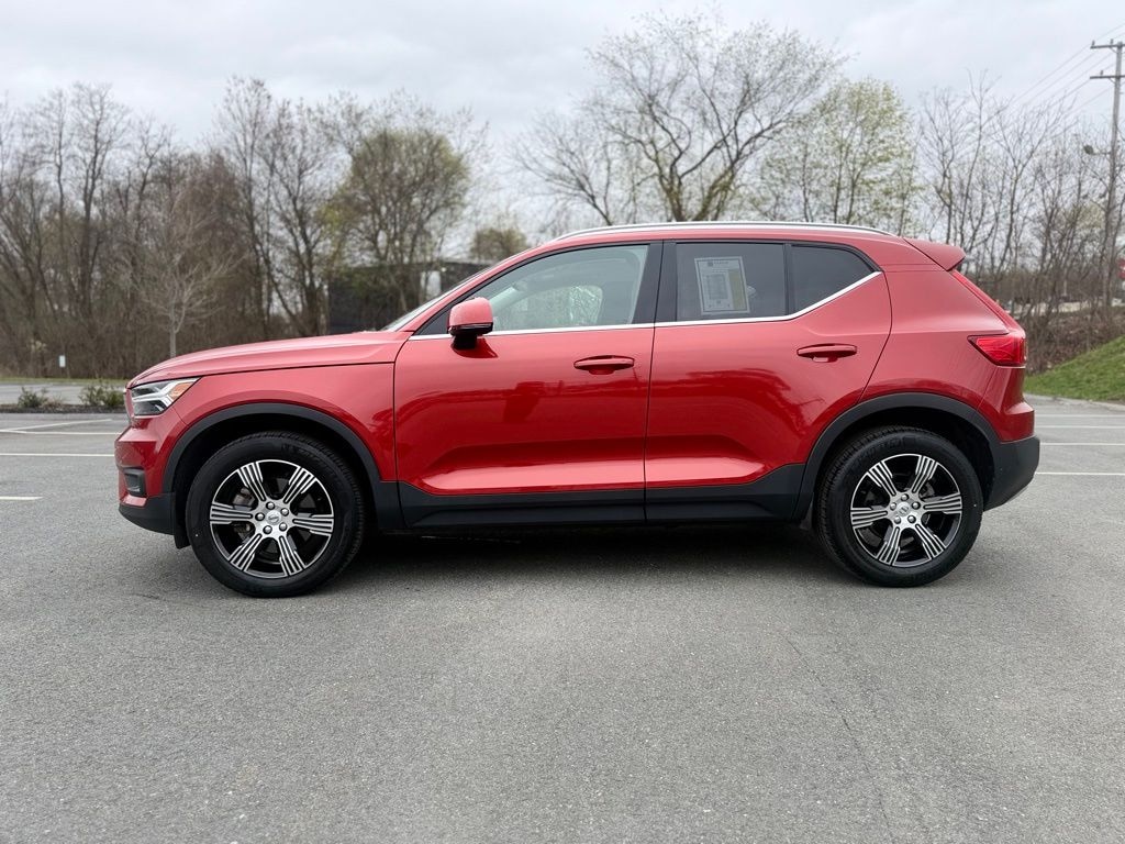Used 2022 Volvo XC40 T5 AWD Inscription SUV